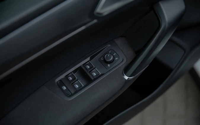 Volkswagen Touran cena 103900 przebieg: 135406, rok produkcji 2017 z Kostrzyn nad Odrą małe 562